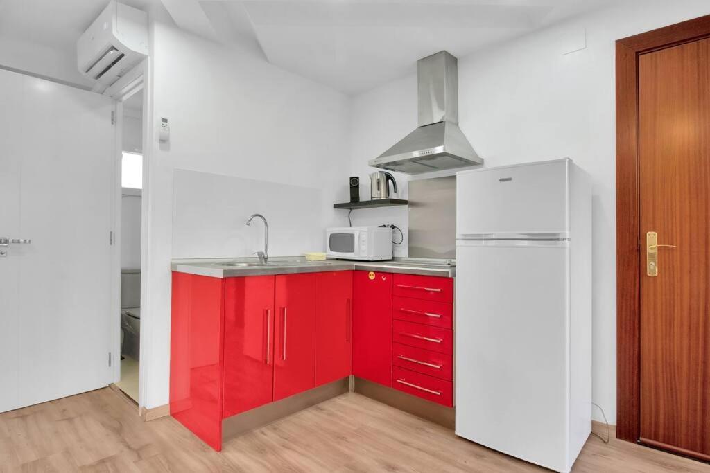 Estudio Con Encanto En Pleno Centro De - Ramon Y Cajal 17 2 D *